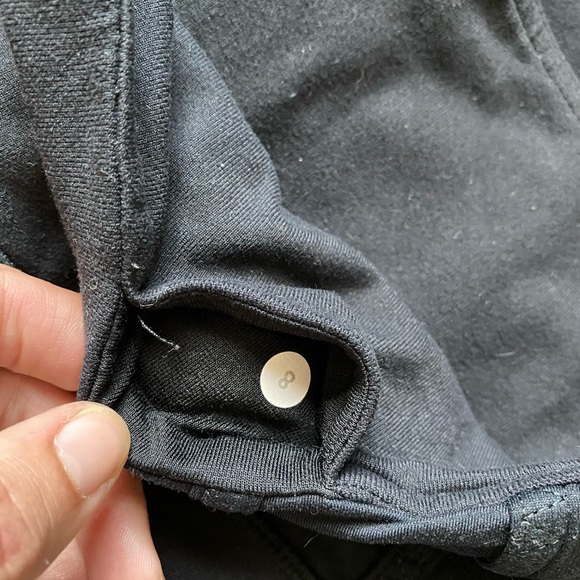 Lululemon Capris Size 8 - Picture 3 of 4